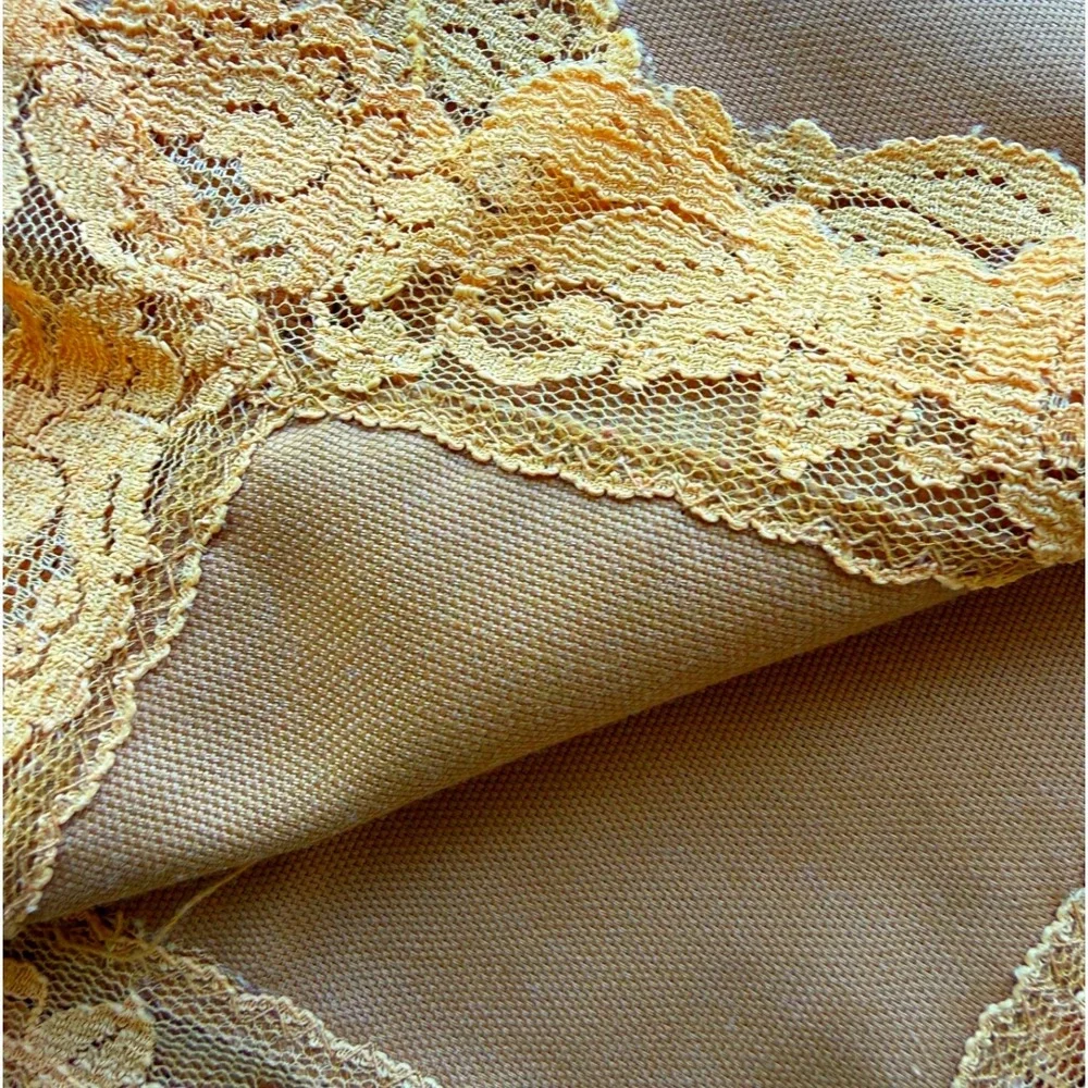 Vintage Cloth Napkins with Floral Lace Trim Set of 4 16x16 Square